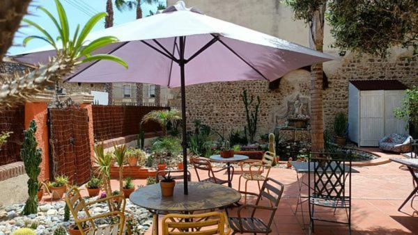 El Castell Embruixat Hotel Saint-Hippolyte  Exterior foto
