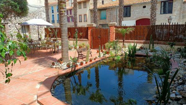 El Castell Embruixat Hotel Saint-Hippolyte  Exterior foto
